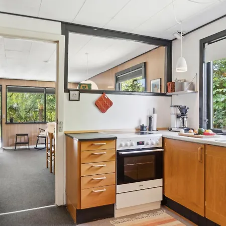 3 Bedroom Stunning In *