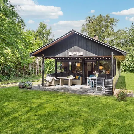 3 Bedroom Stunning In * Hasle