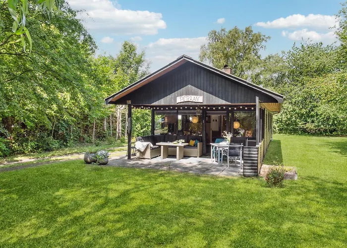 3 Bedroom Stunning In * Hasle