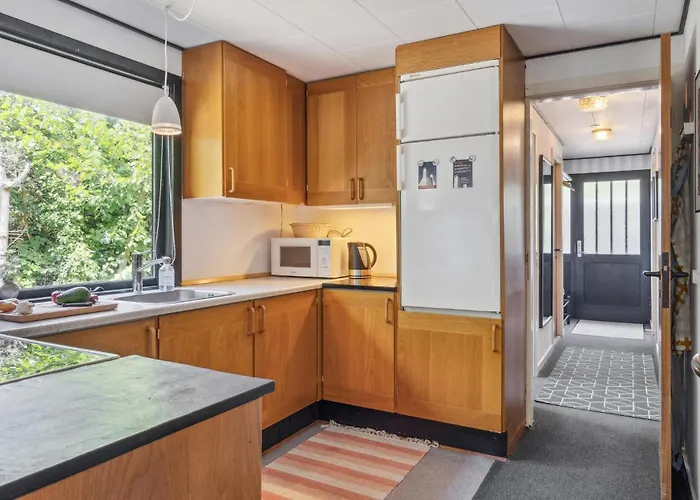 3 Bedroom Stunning In * Hasle